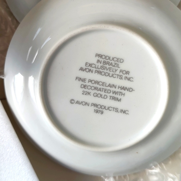 Vintage 1979 Avon Butterfly Fantasy 22K Gold Trim Porcelain Soap Dishes & Soap - Picture 3 of 3
